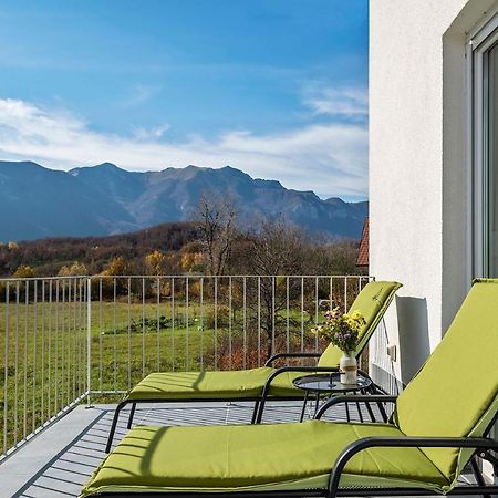 Velebit Lodge Lovinac  Экстерьер фото