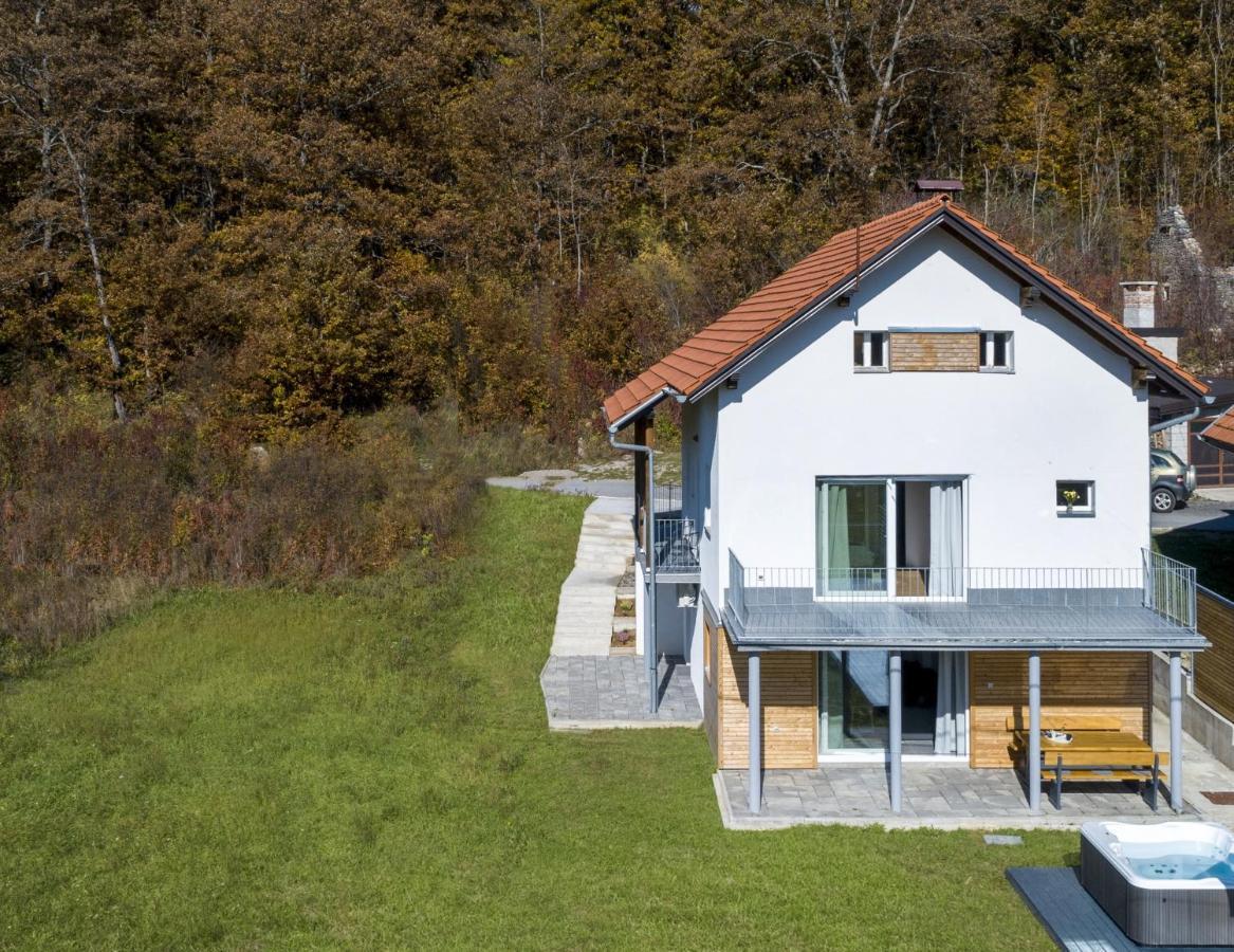 Velebit Lodge Lovinac  Экстерьер фото