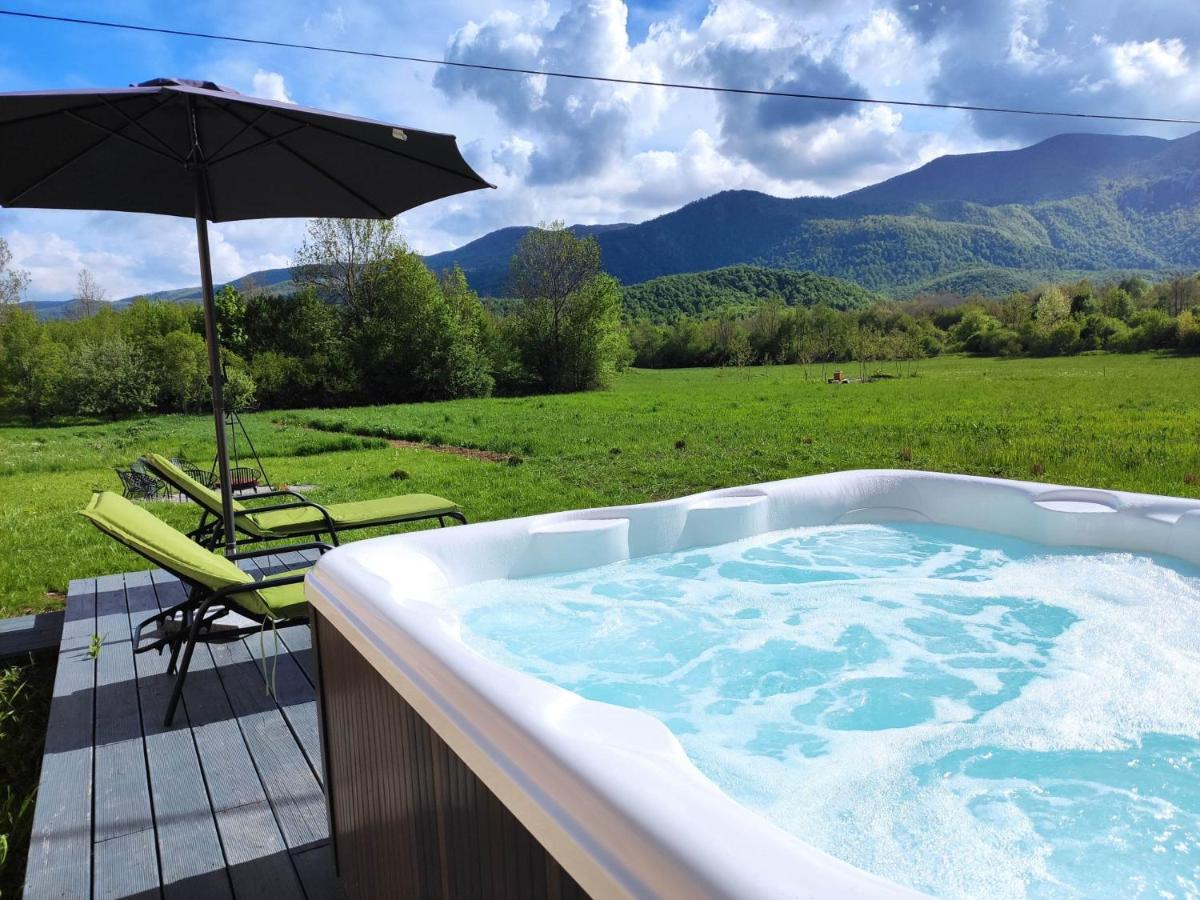 Velebit Lodge Lovinac  Экстерьер фото