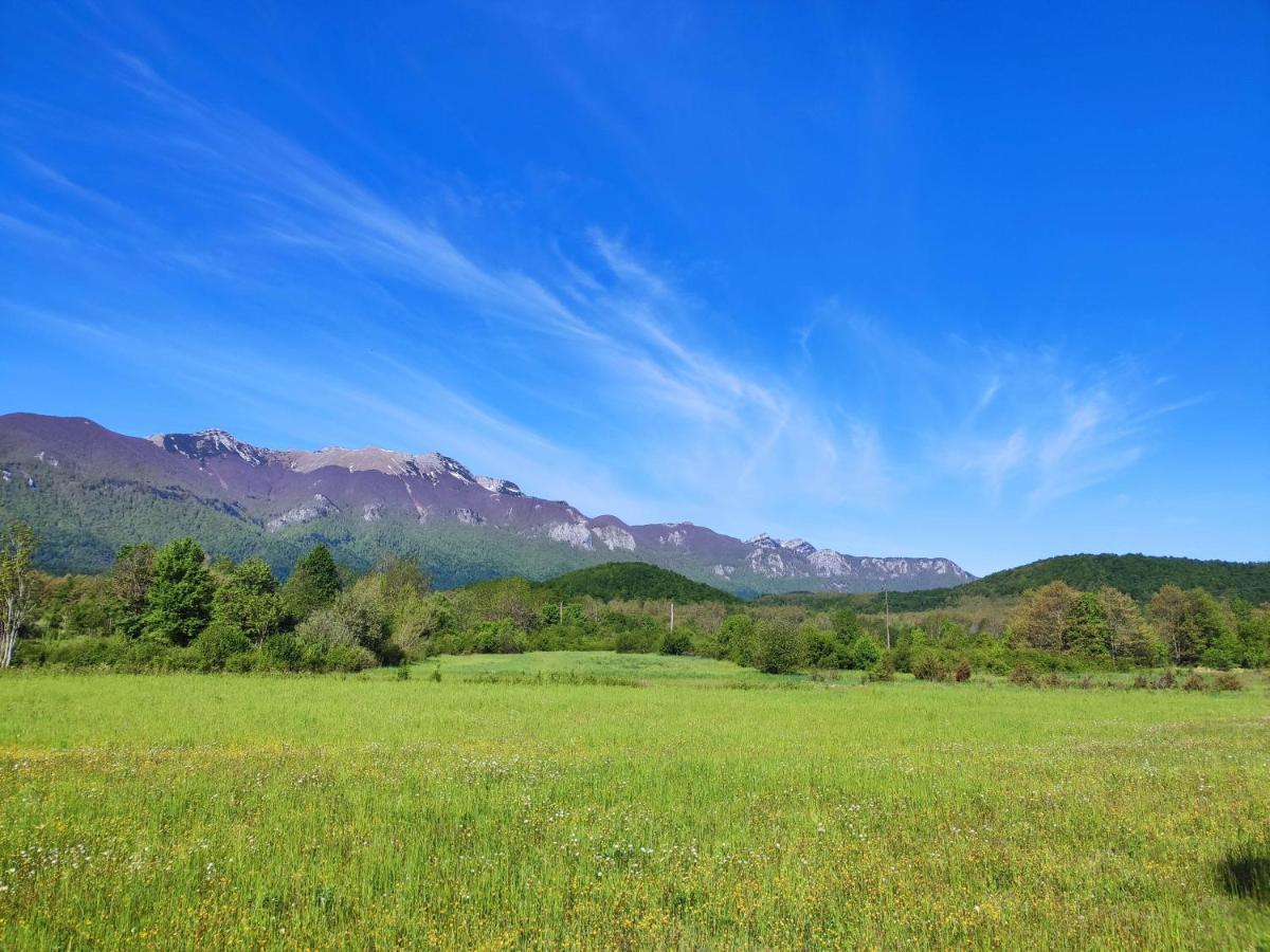 Velebit Lodge Lovinac  Экстерьер фото